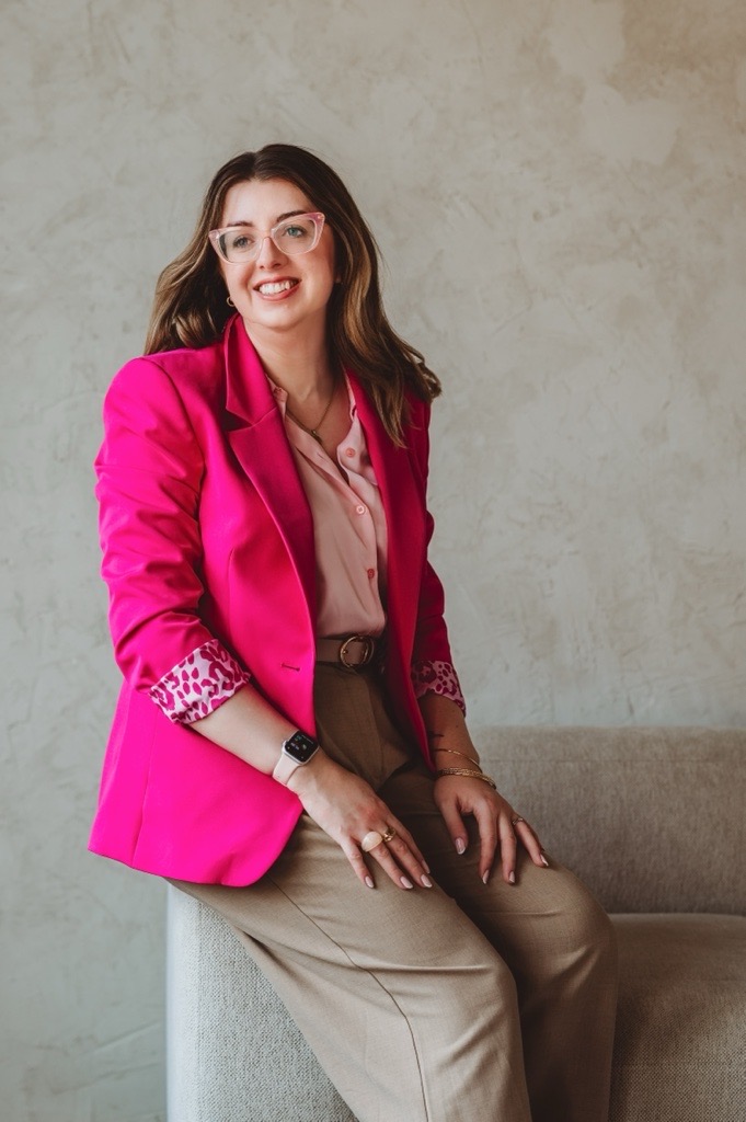 Lauren Miles, founder of The CXO Codex and host of CXO Loading...